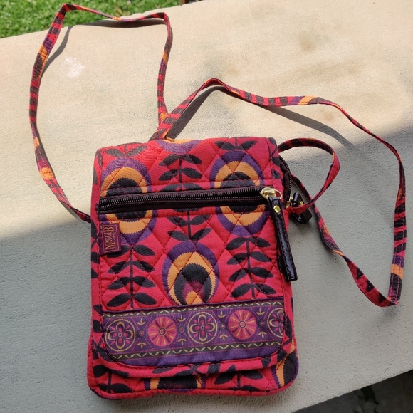 Vera Bradley Handbags - Like new hipster purse w/ID pocket